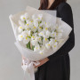 Букет 19 белых ирисов